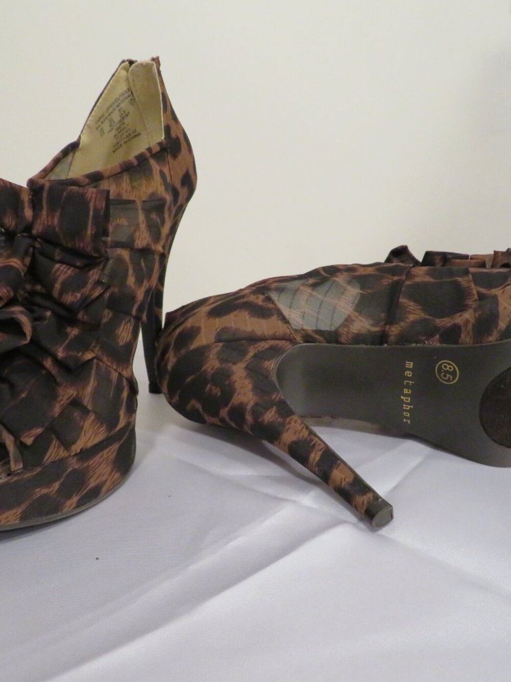 STILETTOS - Picture 2 of 4